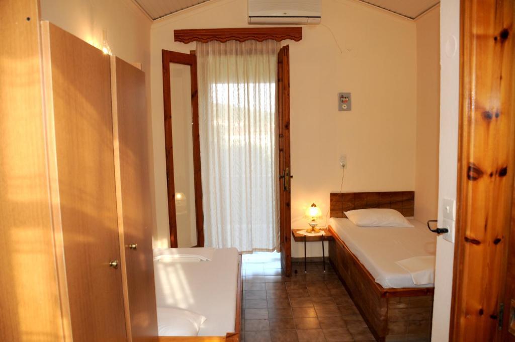Topakas House Kampochora  Room photo