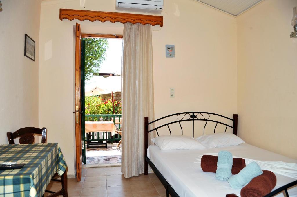 Topakas House Kampochora  Room photo